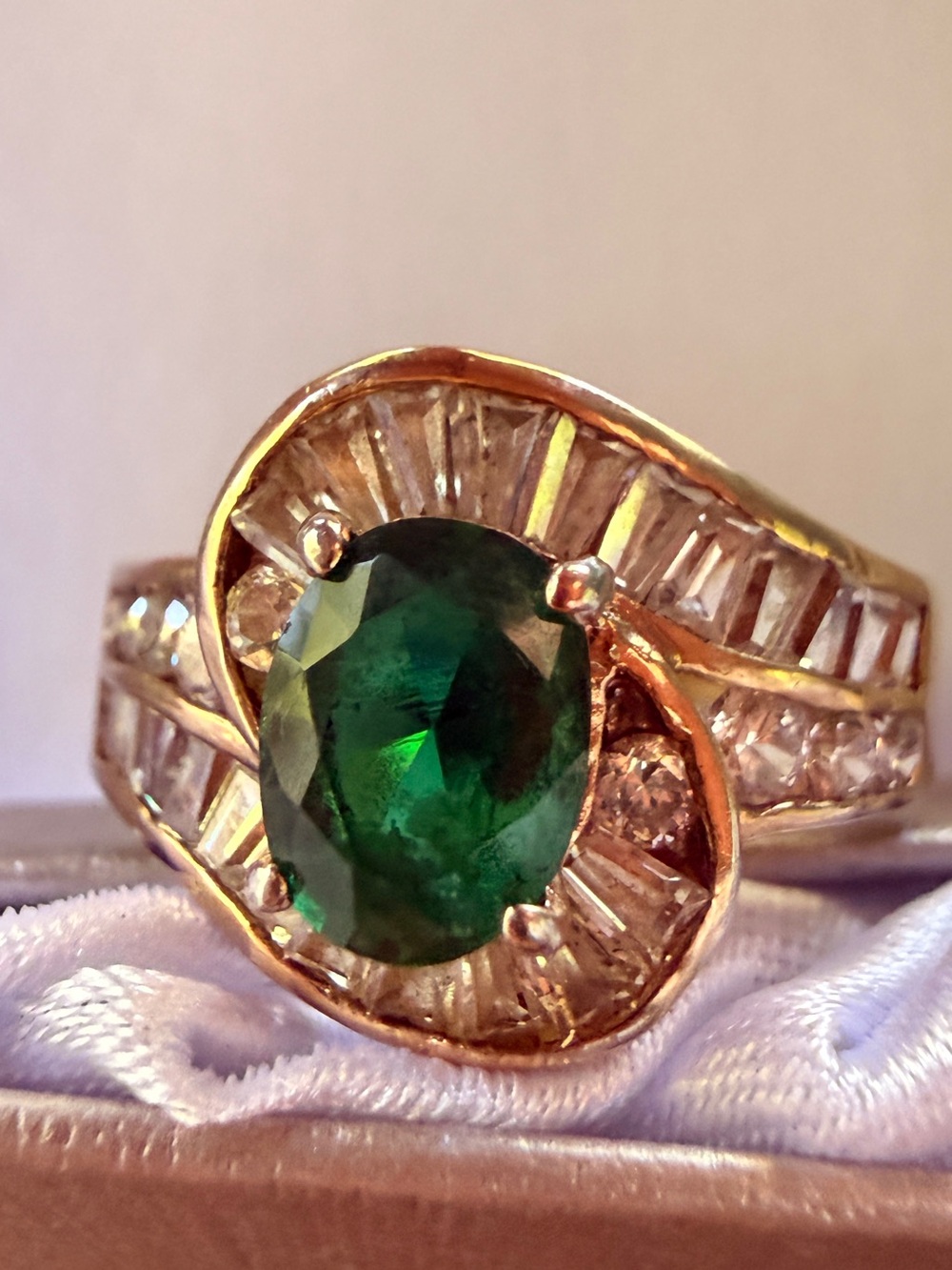 Vintage Swirl Gold Emerald Cocktail Ring with Clear Accent Stones sz7